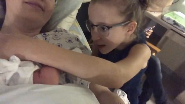 У Алисы РОДИЛСЯ БРАТИК 💝 смотреть онлайн