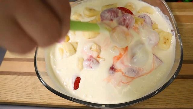 10 minutes and your cake is ready. Strawberry-banana cake recipe. смотреть онлайн