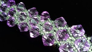 Браслетик из бисера и биконусов. Мастер-класс