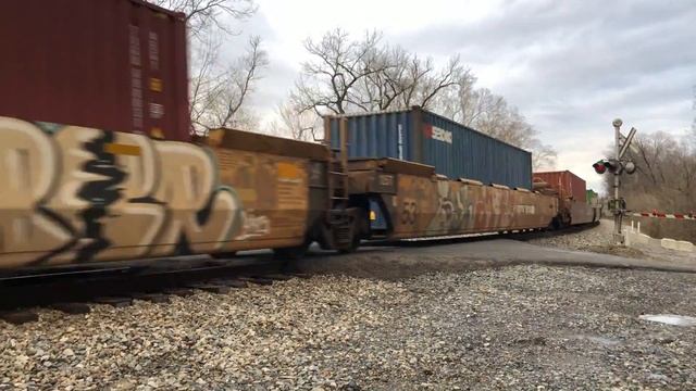 Look Where I Climbed To Film Coal Train Crossing Giant Trestle! Train W/DPU & Radar Check Fast Trai смотреть онлайн