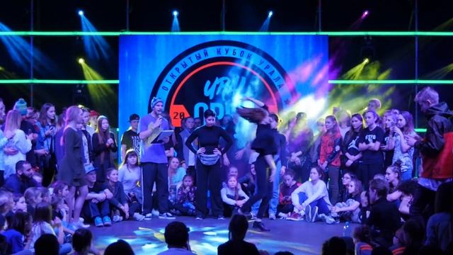 Комарова vs Аня | Waacking 1\4 | Ural Open Cup 2017 смотреть онлайн