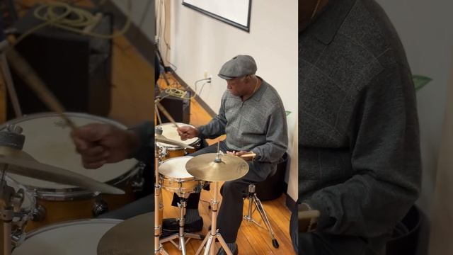 STANLEY /TOMMY TURRENTINE TRIBUTE CONCERT-MOMENT'S NOTICE -COLTRANE смотреть онлайн