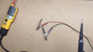 Обзор тестера напряжения Fluke T130