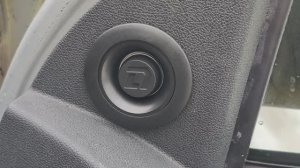 Замена твиттеров в Рено Дастер на DL Audio Raven Easy Install Neo Tweeter V.2