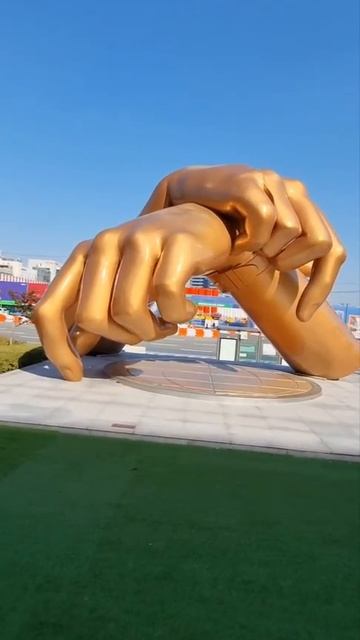 Жизнь в Корее. Скульптура GANGNAM STYLE в Сеуле. Музыкант: PSY Музыка: GANGNAM STYLE #gangamstyle смотреть онлайн