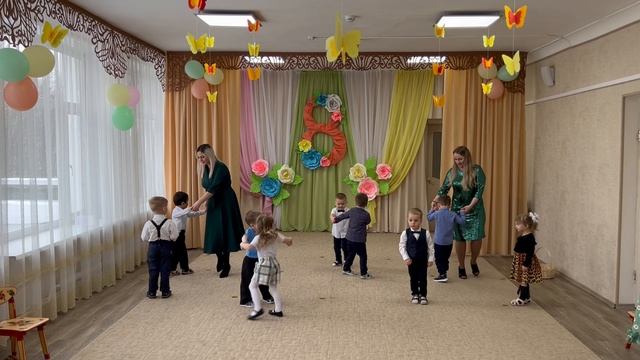 8 марта во второй младшей группе Колобок