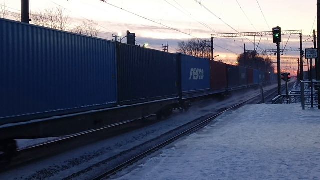 Зимние день новинка ВЛ10У-177 и Февральская Солнце начинается сверкается смотреть онлайн