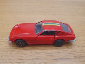 Модель автомобиля Aston martin dbs Масштаб 1:43.