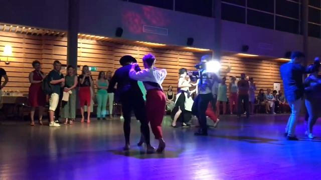 Ванюшина и Фрэнки что то за рамками понимания смотреть онлайн