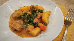 Тушеное мясо с картофелем и репой. Легкий рецепт ужина.