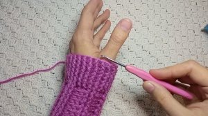 Митенки крючком рельефными столбиками crochet mittens теплые митенки Всё крючком TV