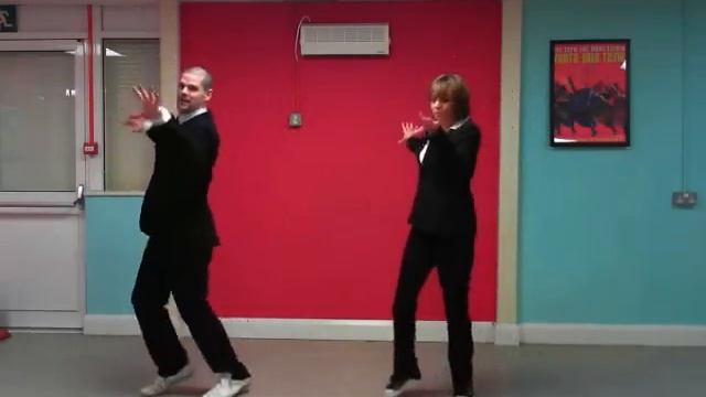 SALSA SHINES FOOTWORK - Salsa Crawley/ Horley/ Horsham - UK - Andy Moore & Rachel смотреть онлайн