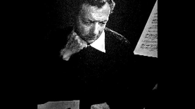 Benjamin Britten - Spring Symphony Part I: IV. When As The Rye (The Driving Boy) смотреть онлайн