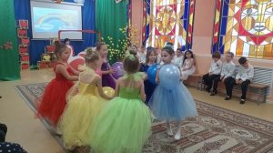 8 МАРТА. Танец "Радуга"