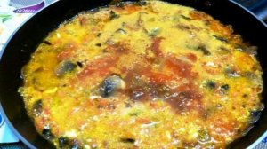 Тефтели с рисом под грибным соусом