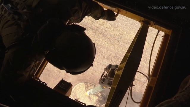 Operation Bushfire Assist Kangaroo Island Chinook Hay Drop смотреть онлайн