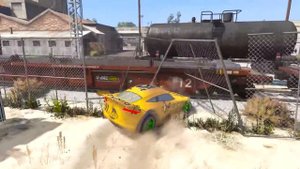 GTA 5 Lightning McQueen And Friends Mount Chiliad Stunt Ramp Jumps - GTA V Stunt Map Mod