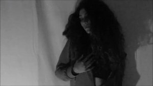 Claudia Spinelli russian roulette mp3