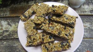 Батончики из чернослива с медом и орехами