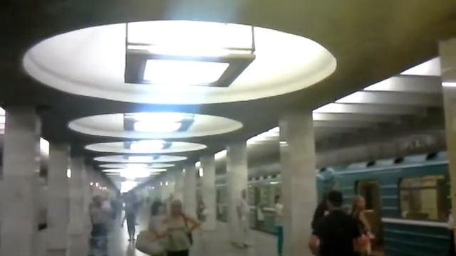 Метро Москвы! Какие звуки! смотреть онлайн