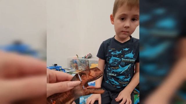 собираем коллекцию динозавров happy mil из Макдональдса смотреть онлайн