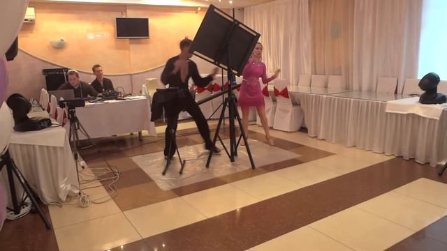 Танцующие художники на свадьбу