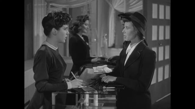 Joan and Surprise Cameo смотреть онлайн