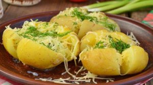 Молодой картофель с маслом и сыром в микроволновке