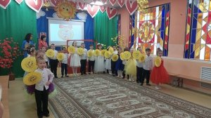 8 МАРТА.  Песня "Зореньки краше"