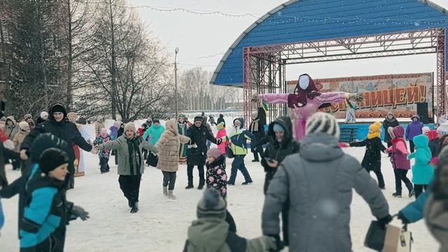 Зиму провожаем , весну встречаем. Масленица