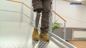 Коленный модуль C-Leg. Автоматическая активация режима "удобного стояния"