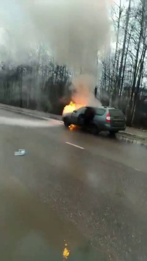 В Дубне на глазах у владельца сгорела автомашина