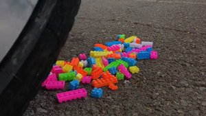 Разбивайте хрустящие и мягкие вещи на машине! - ЭКСПЕРИМЕНТ: Орбиз против АВТОМОБИЛЯ против ЕДА