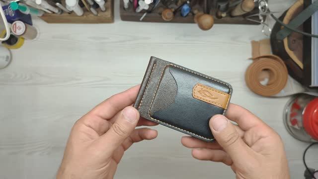 Кошелек кожаный черно-коричневый смотреть онлайн