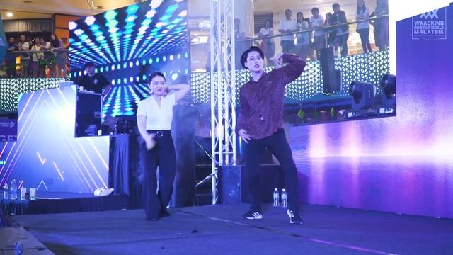 Team Pony vs Team DaShine | 2v2 Top 16 | Waacking Internationals Malaysia 2019 | RPProds смотреть онлайн