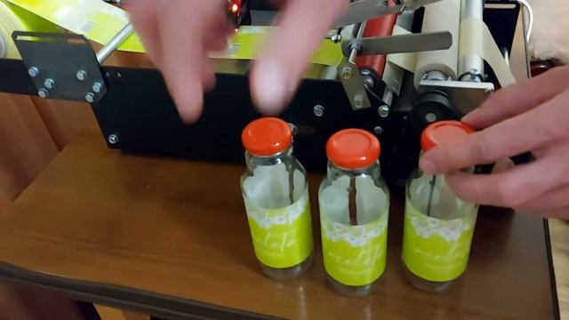Полуавтомат этикетировочный (этикетировщик, поклейщик этикеок, аппликатор)