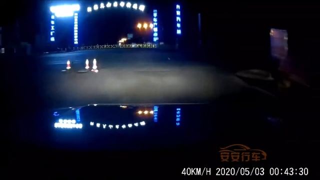 Recorded accidents videos via dash camera：keep safe distance away from front vehicles when driving