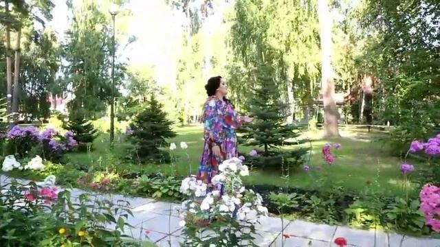 А ОН НИЧЕЙ .ПОЁТ ЛАДИСЛАВА ЖУРАВЛЁВА смотреть онлайн