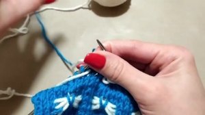 Двухцветный  узор спицами "Бабочки"