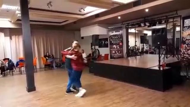 Kubánska Salsa MP3 /Dodo & Xenia смотреть онлайн