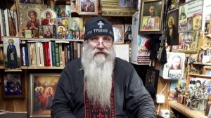 Почему надо ребенка держать на руках.