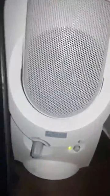 Noise generator circuit (lower sound) смотреть онлайн