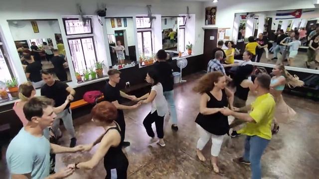 Salsa cubana Powell & Tea смотреть онлайн