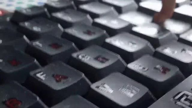 Как работают за компьютерами двуногие и как работаю(ют) кошки(коты) когда делают видосы👍 смотреть онлайн