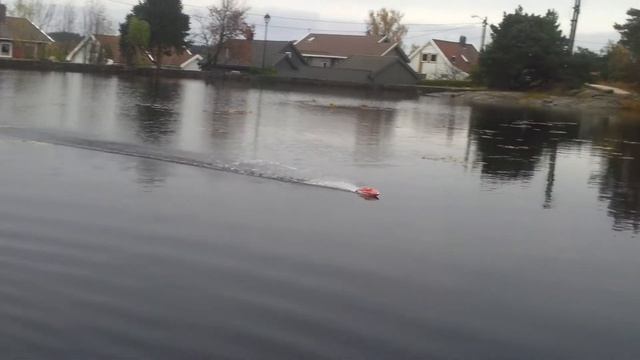 Super mono x RC boat deep dive смотреть онлайн