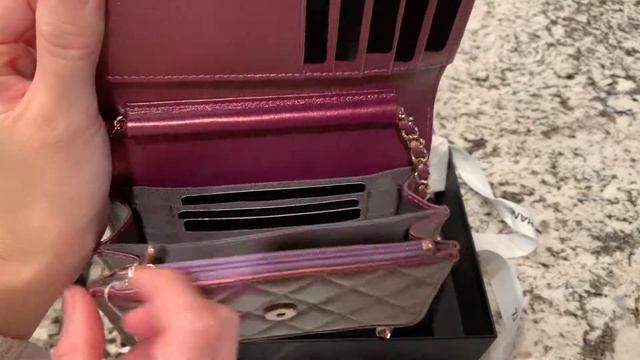 Chanel Unboxing - 20B Iridescent Purple Mini Woc смотреть онлайн