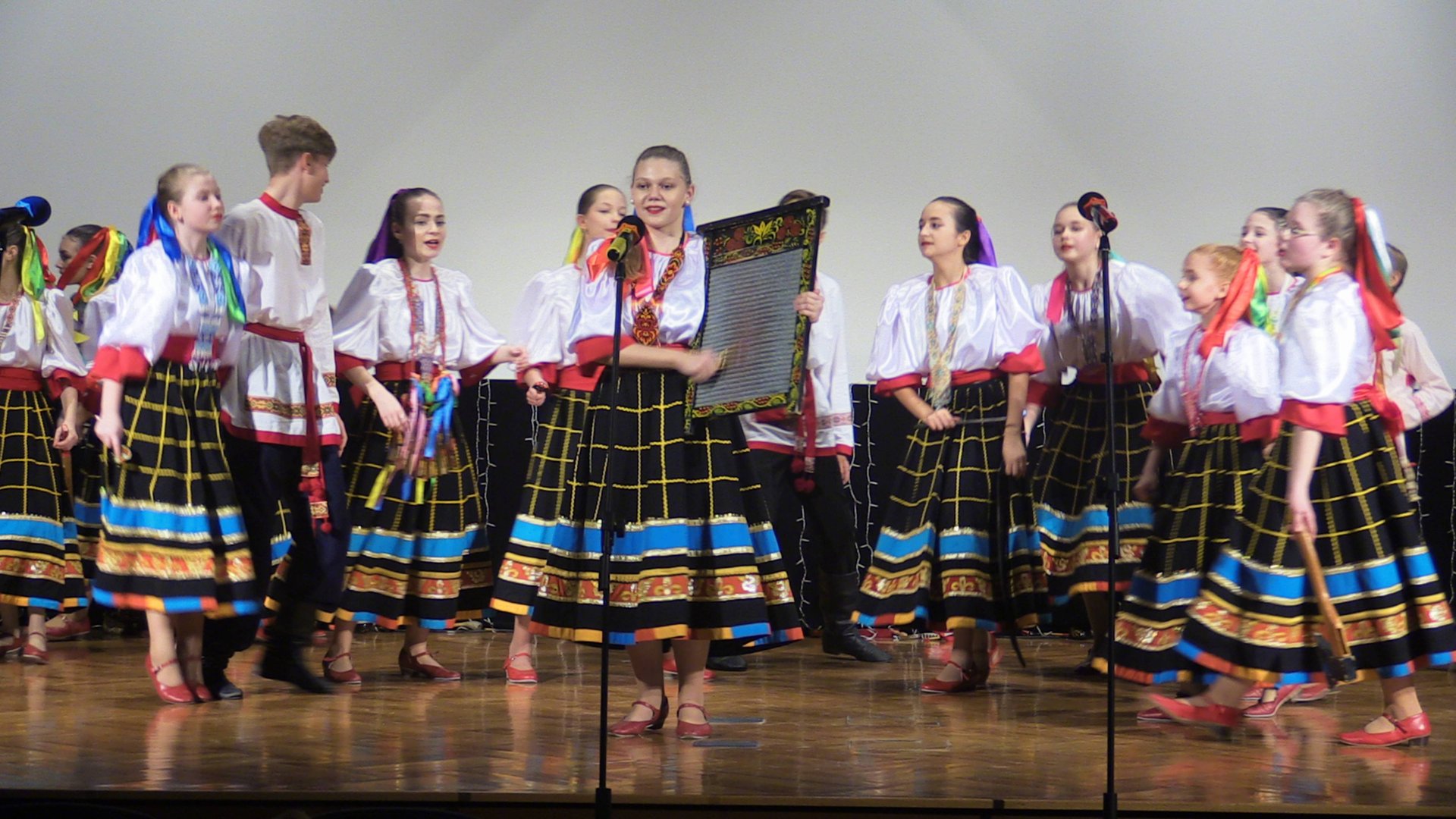 Ансамбль "Ожерелье", ансамбль "Мамин КЛАДЕЦ". Концерт - Москва 05.03.2025 смотреть онлайн