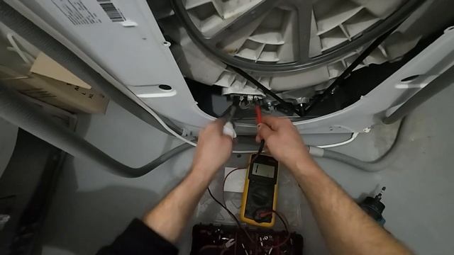 Стиральная машинка Indesit - не греет но проходит стирку в холодной воде (ошибок нет)