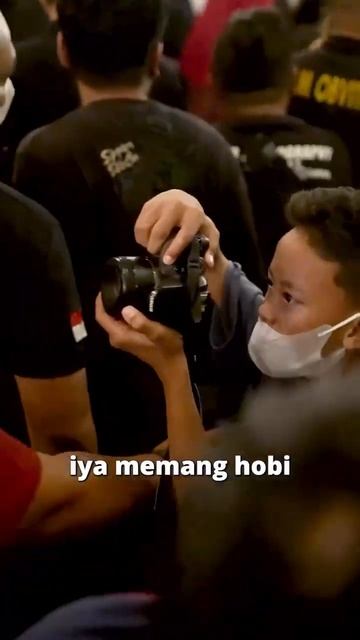 Kaka Fajar, fotografer cilik ini motret candid saya waktu berada di Kota Lama Semarang смотреть онлайн