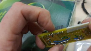 Индикатор. 6. Пайка кнопки.